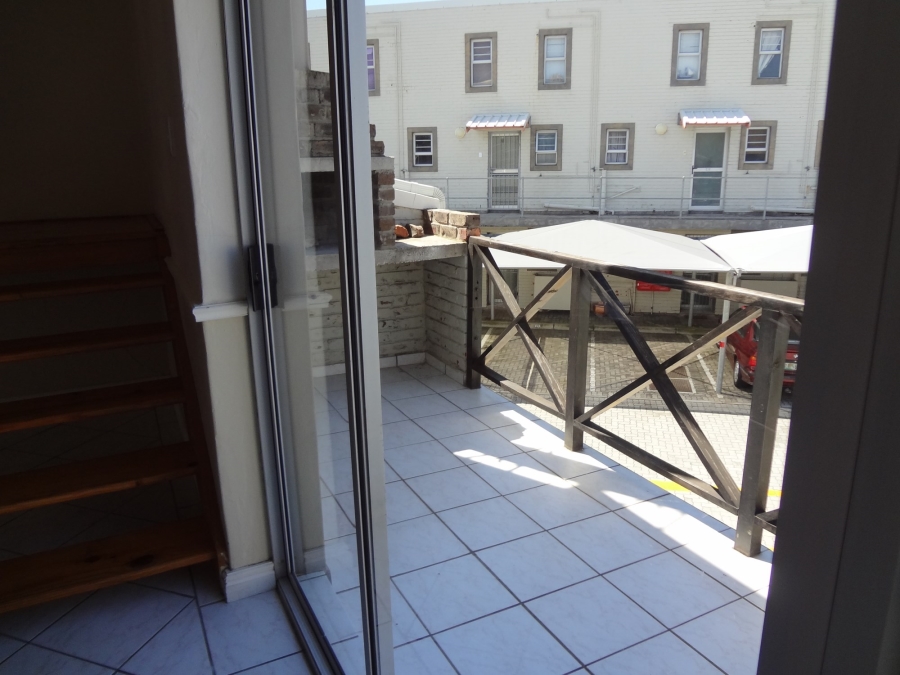 To Let 1 Bedroom Property for Rent in Humewood Eastern Cape